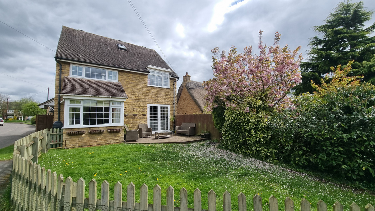 5 bedroom House (unspecified) For Sale