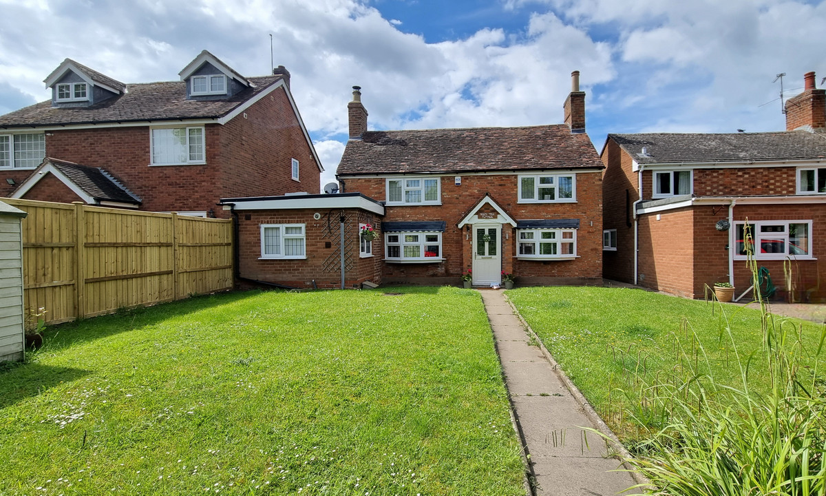 2 bedroom Cottage For Sale