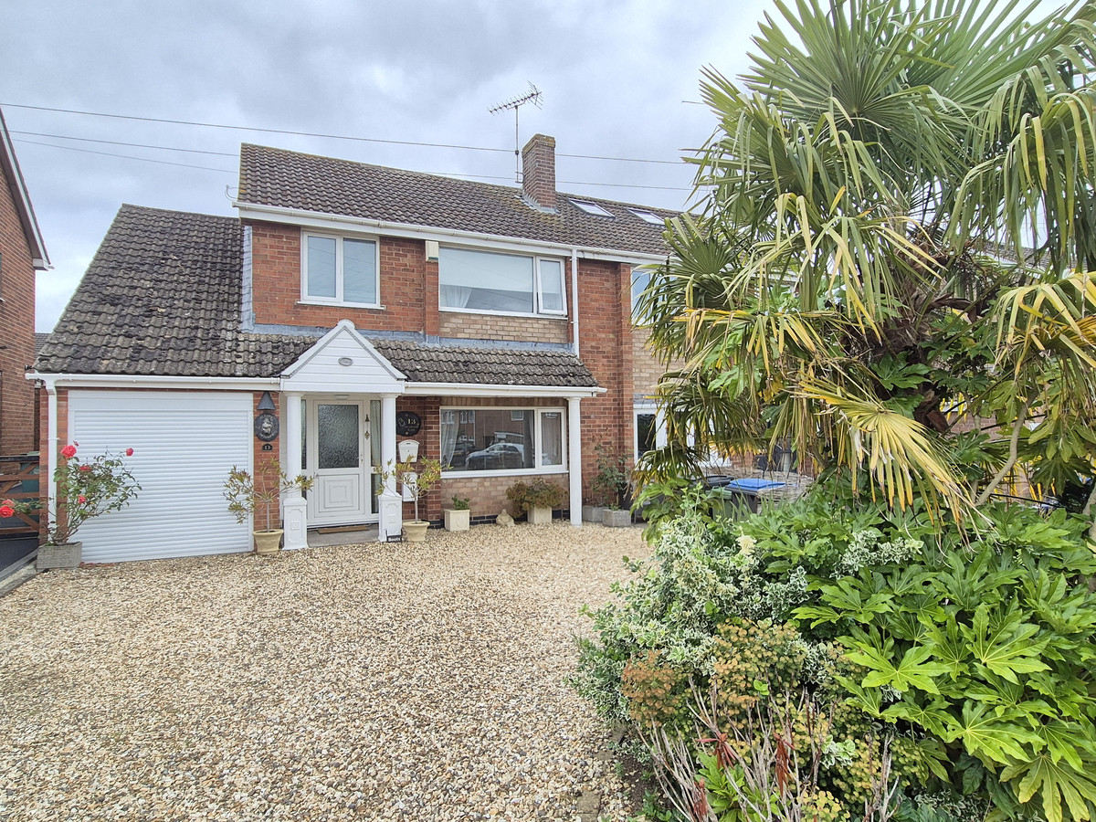 5 bedroom House (unspecified) For Sale