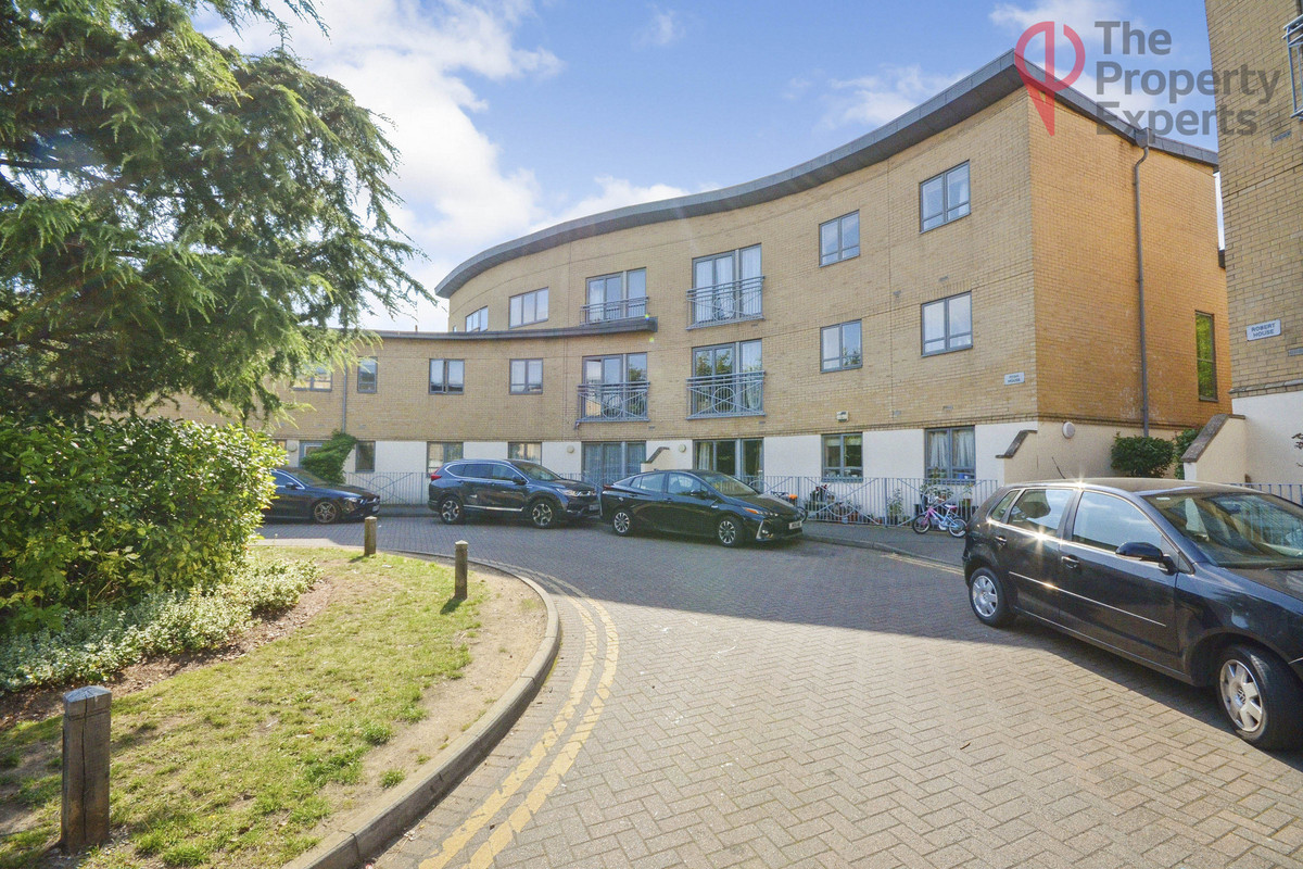 2 bedroom Apartment For Sale