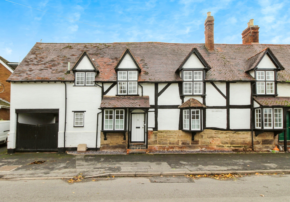 3 bedroom Detached house For Sale