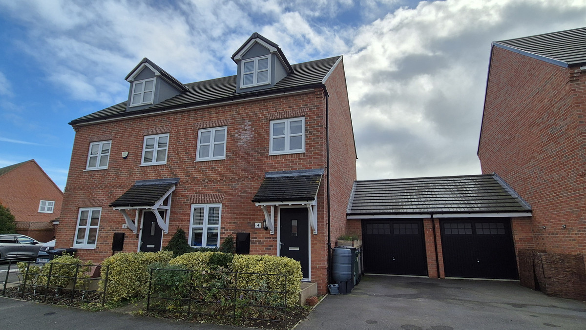 3 bedroom House (unspecified) For Sale