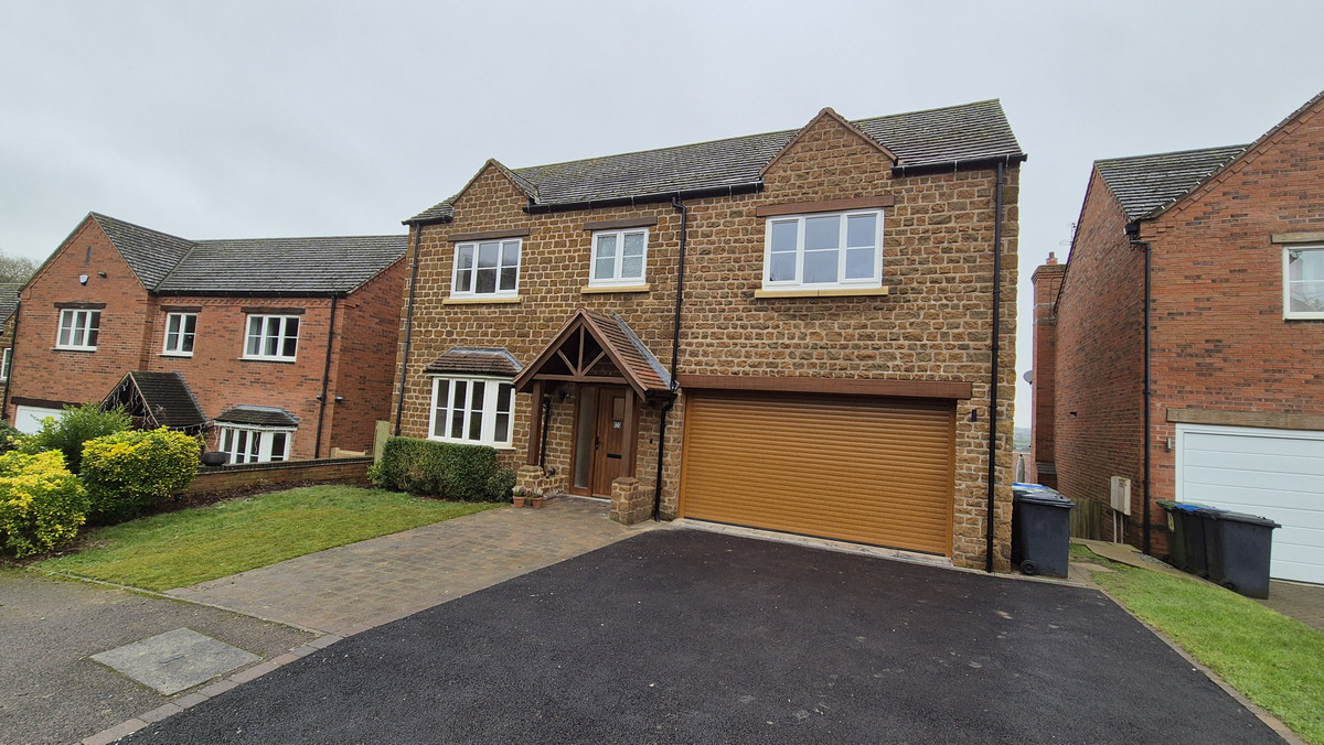 4 bedroom House (unspecified) For Sale