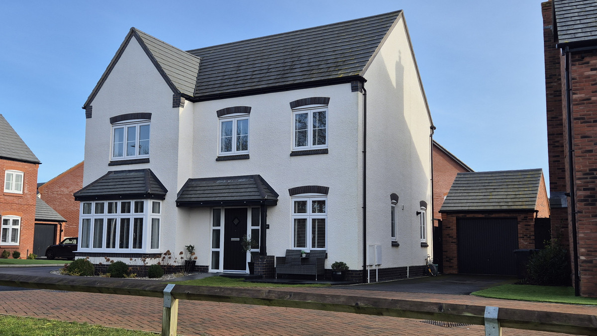 4 bedroom House (unspecified) For Sale