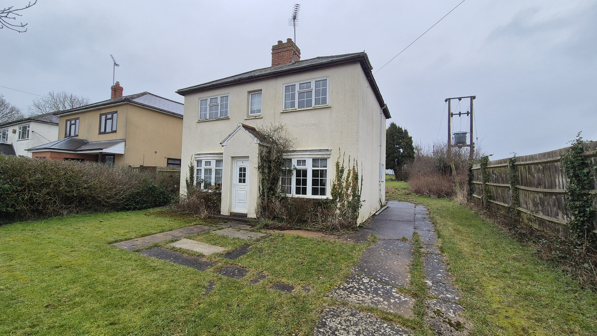 3 bedroom Detached house For Sale