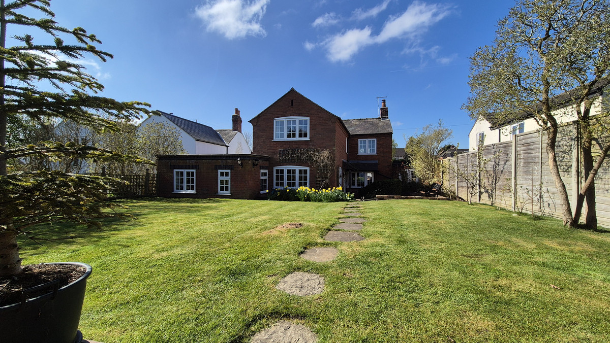 4 bedroom House (unspecified) For Sale