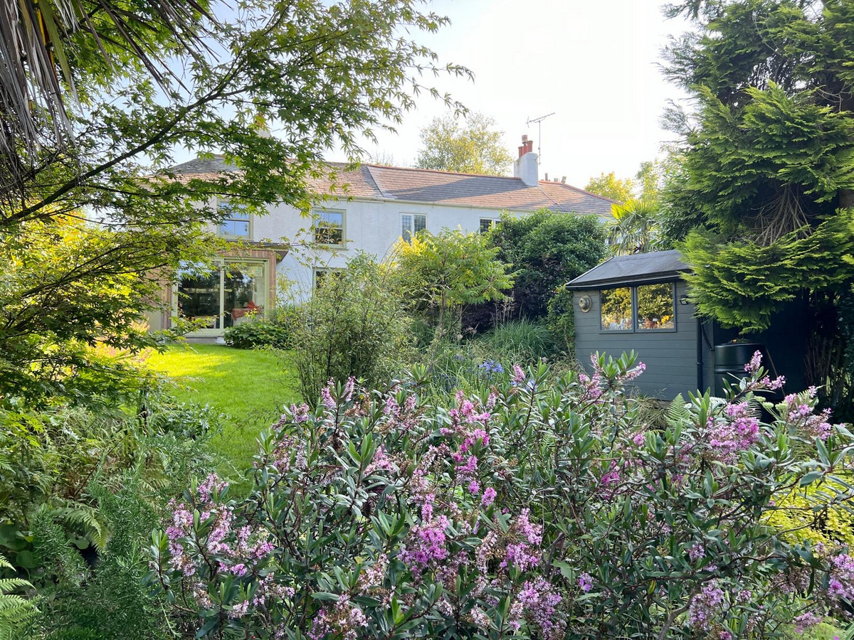 3 bedroom Cottage For Sale