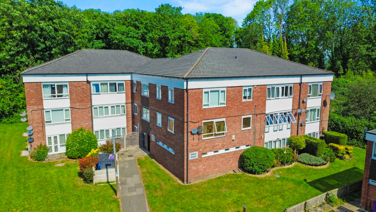 2 bedroom Apartment For Sale