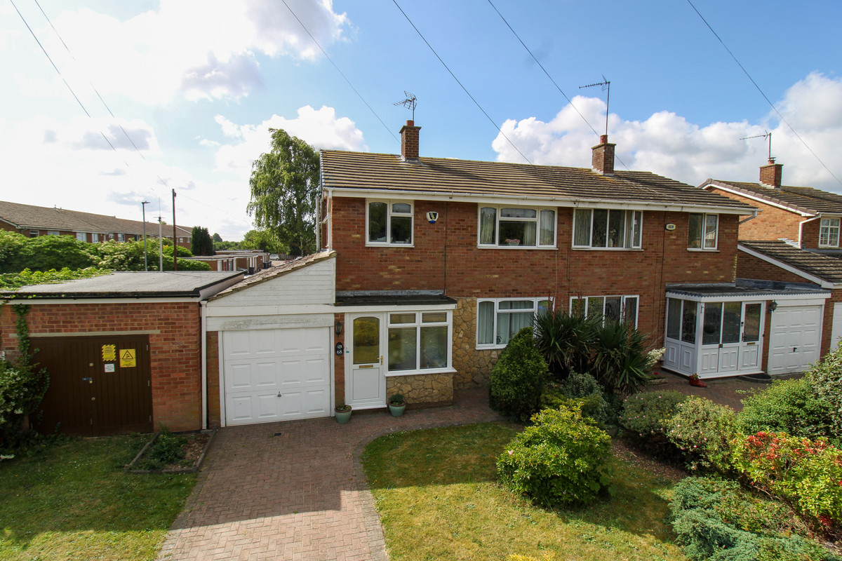 3 bedroom Semi-detached house For Sale