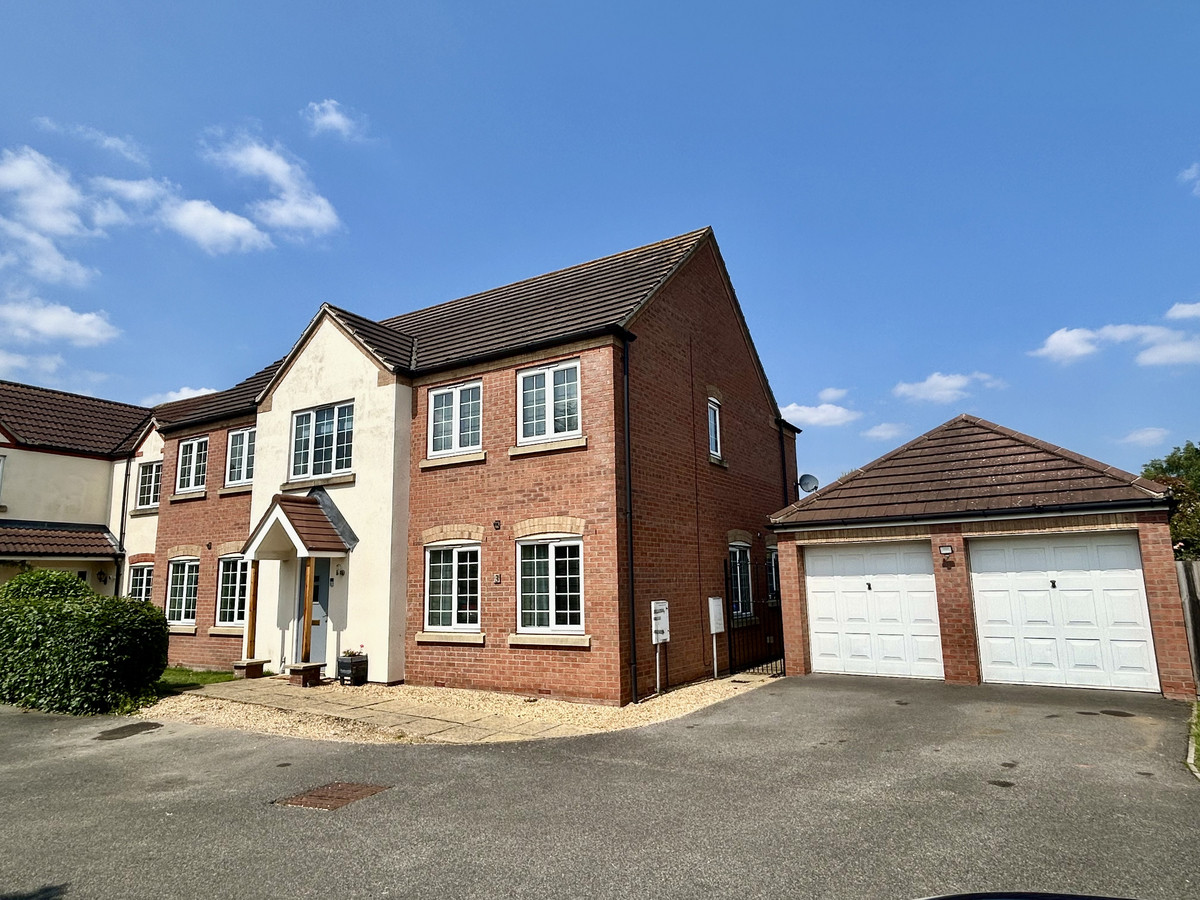 4 bedroom Detached house For Sale