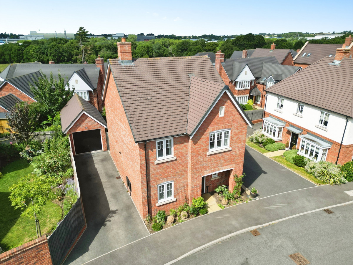 4 bedroom Detached house For Sale
