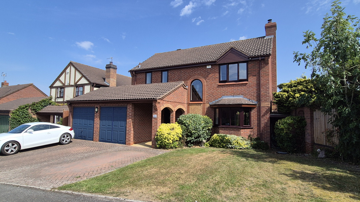 4 bedroom House (unspecified) For Sale