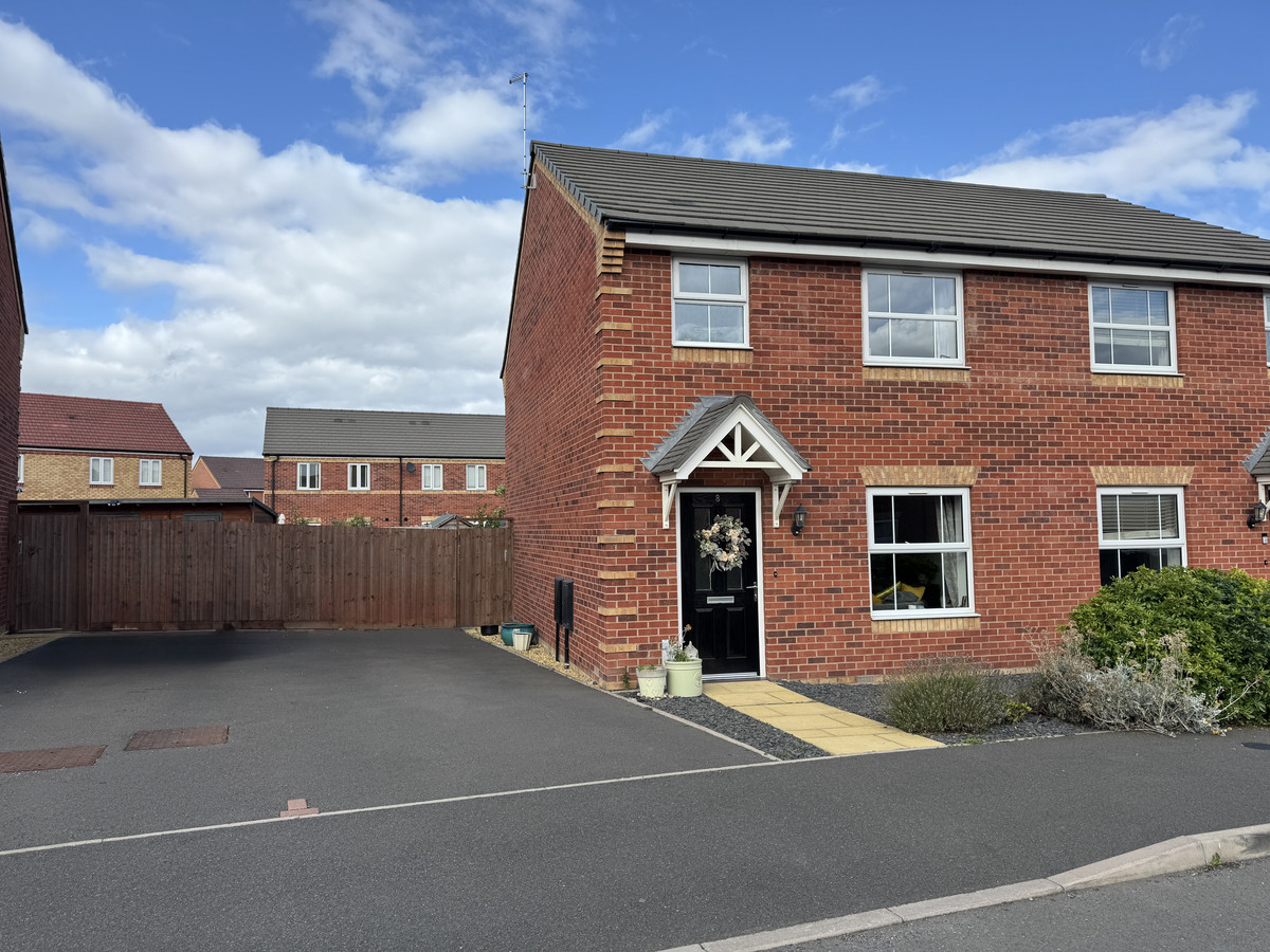 2 bedroom House (unspecified) For Sale