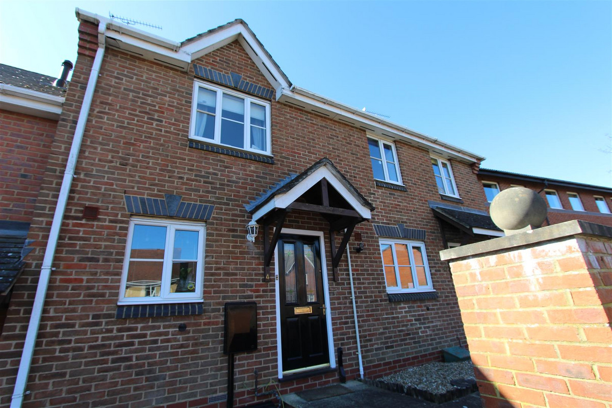 2 bedroom House (unspecified) For Sale