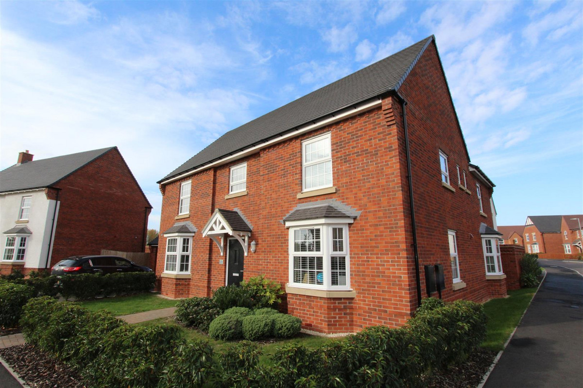 5 bedroom House (unspecified) For Sale