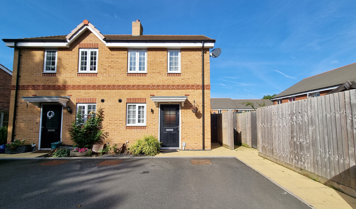 2 bedroom House (unspecified) For Sale