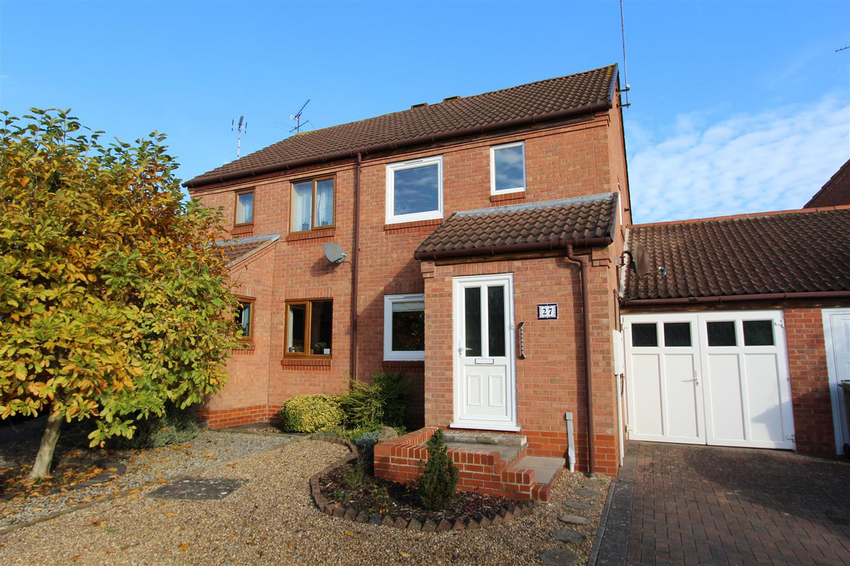 2 bedroom House (unspecified) For Sale