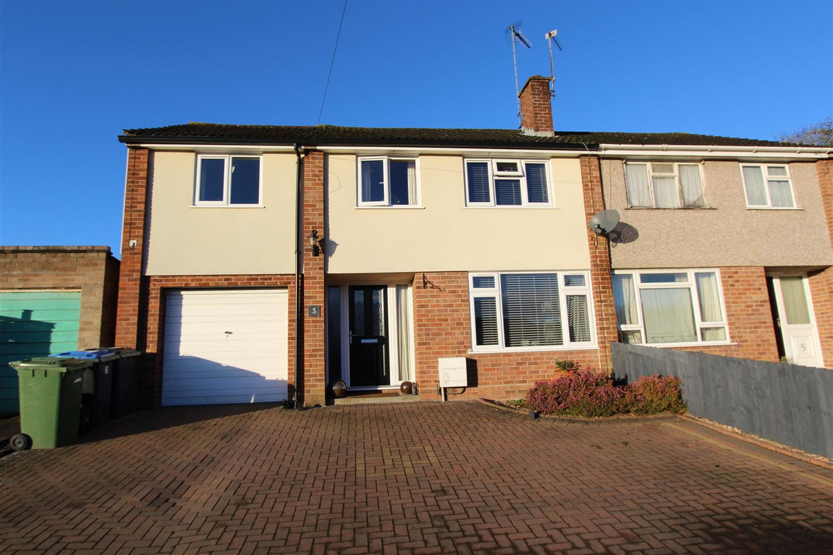 4 bedroom House (unspecified) For Sale
