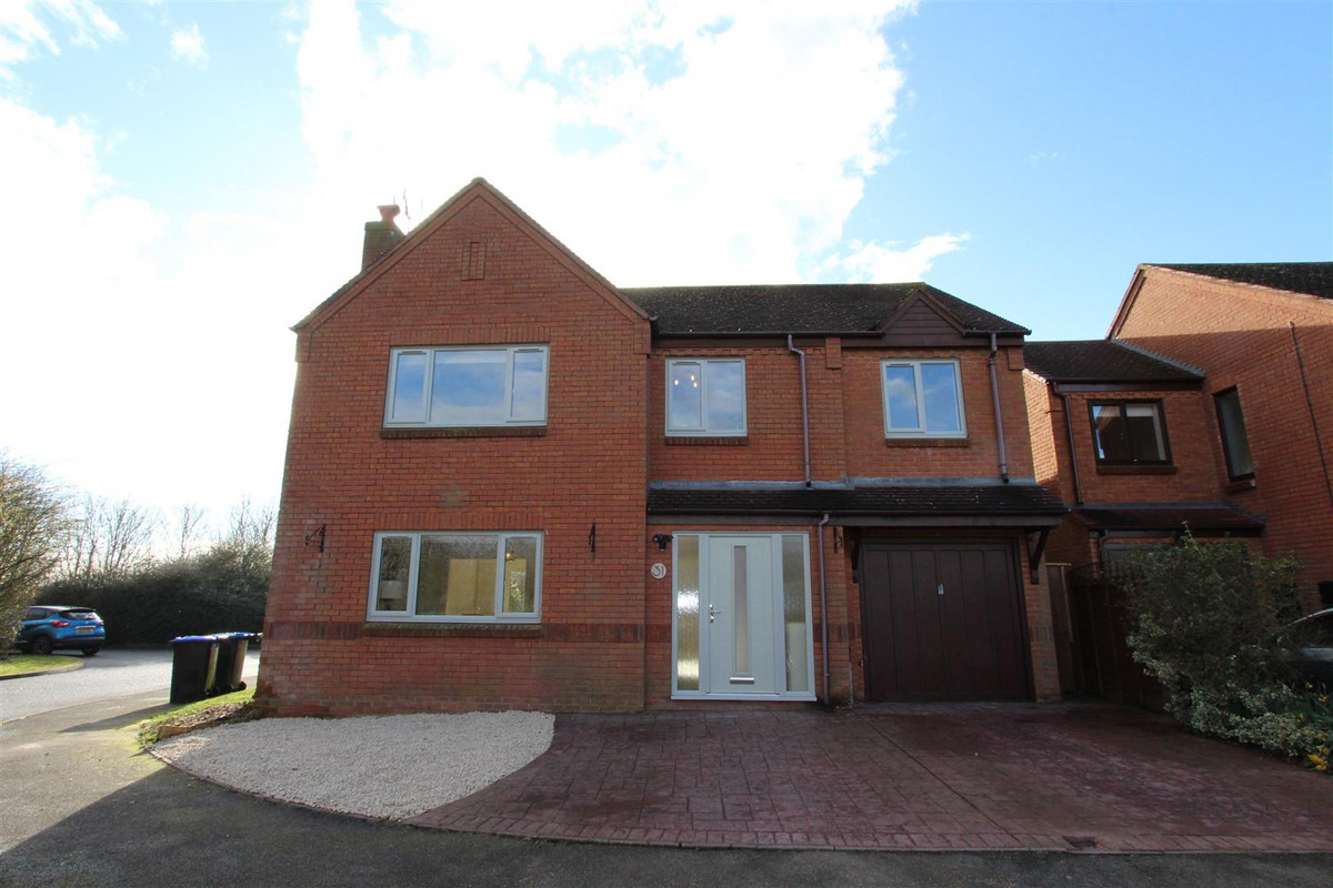 5 bedroom House (unspecified) For Sale
