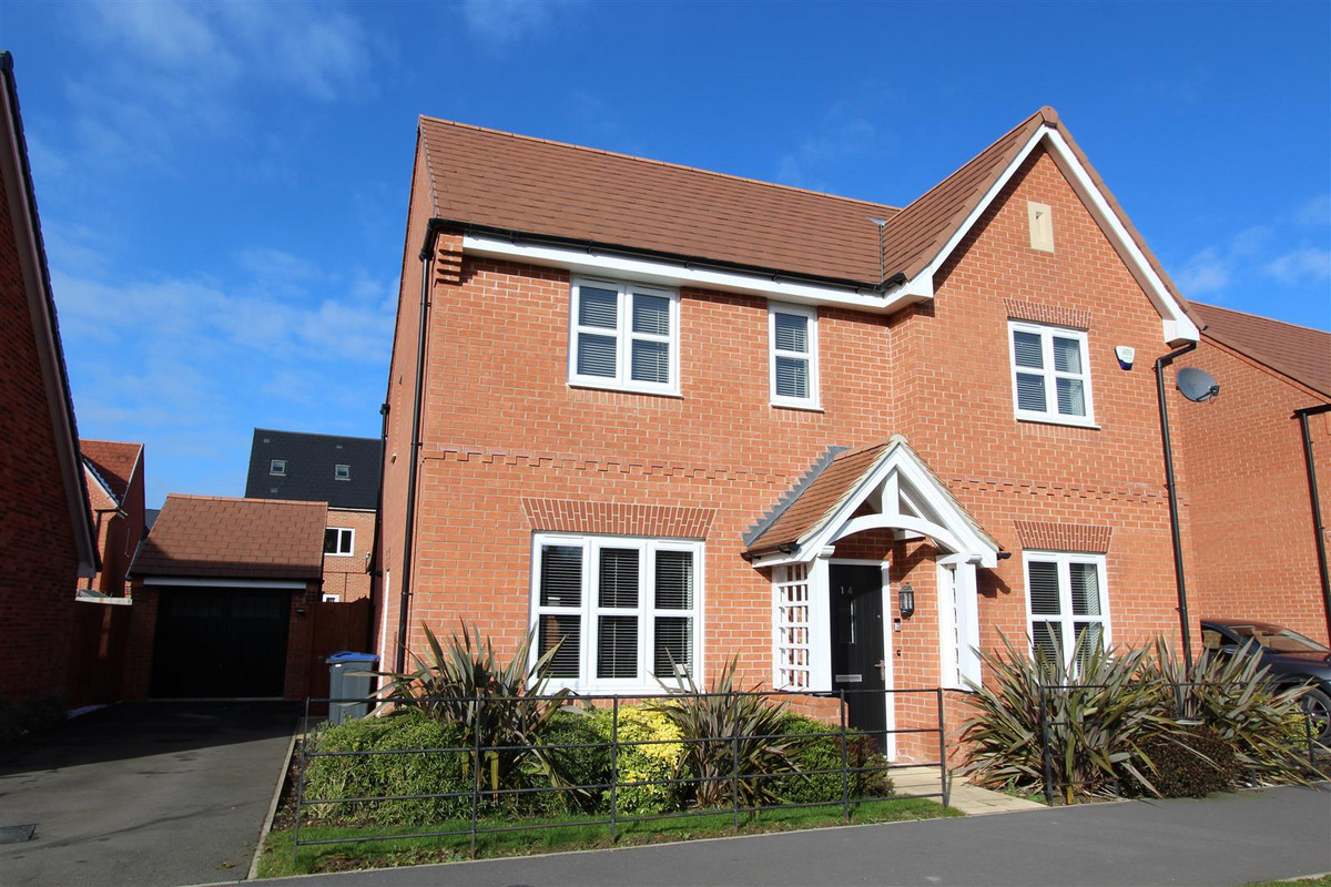 4 bedroom Detached house For Sale