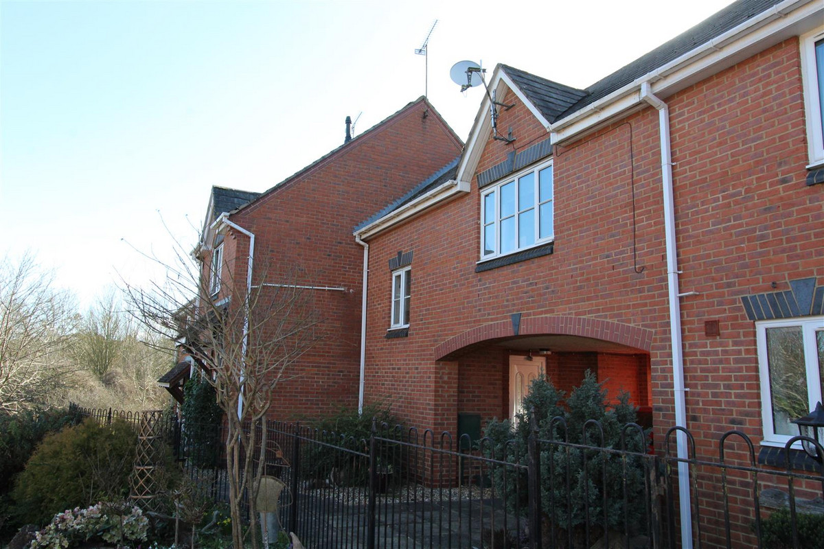 1 bedroom House (unspecified) For Sale