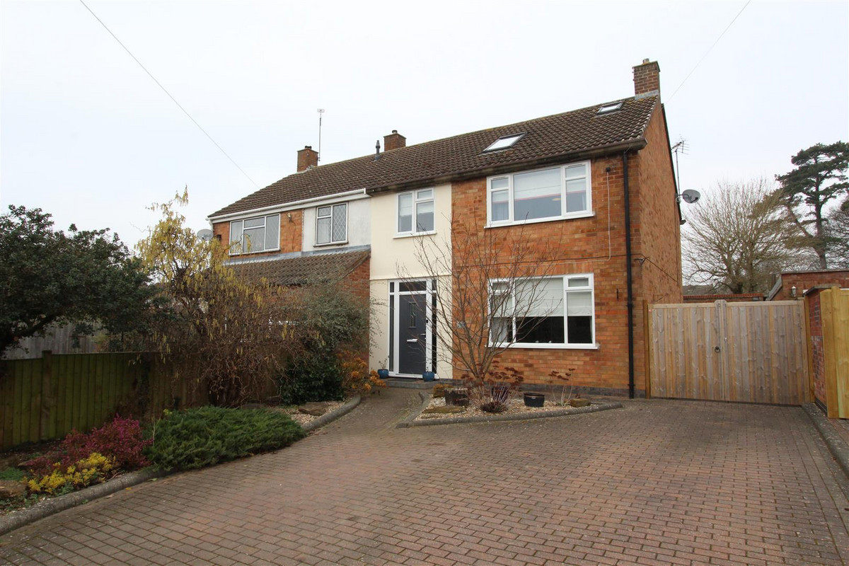 4 bedroom House (unspecified) For Sale