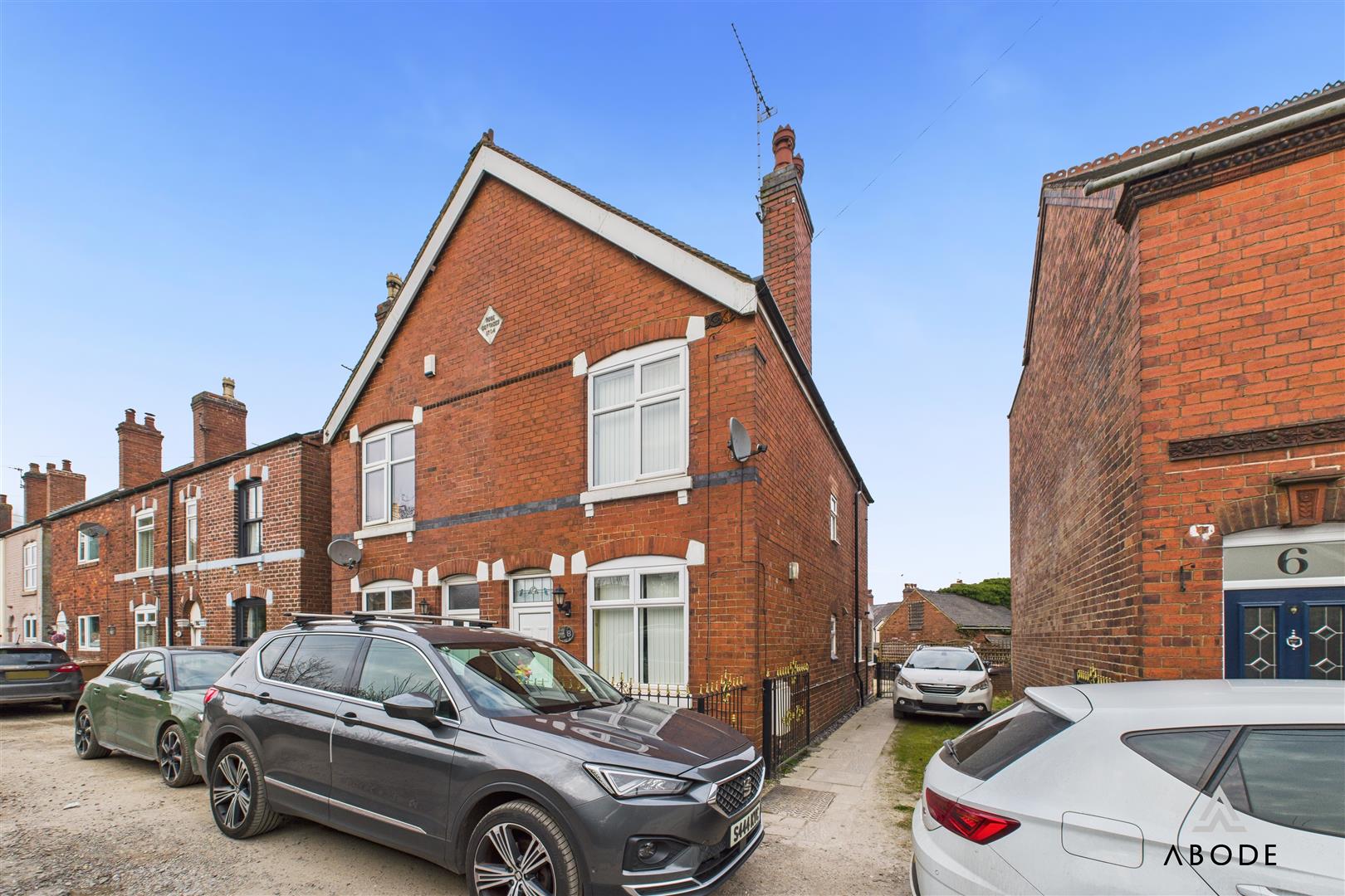 2 bedroom Semi-detached house For Sale