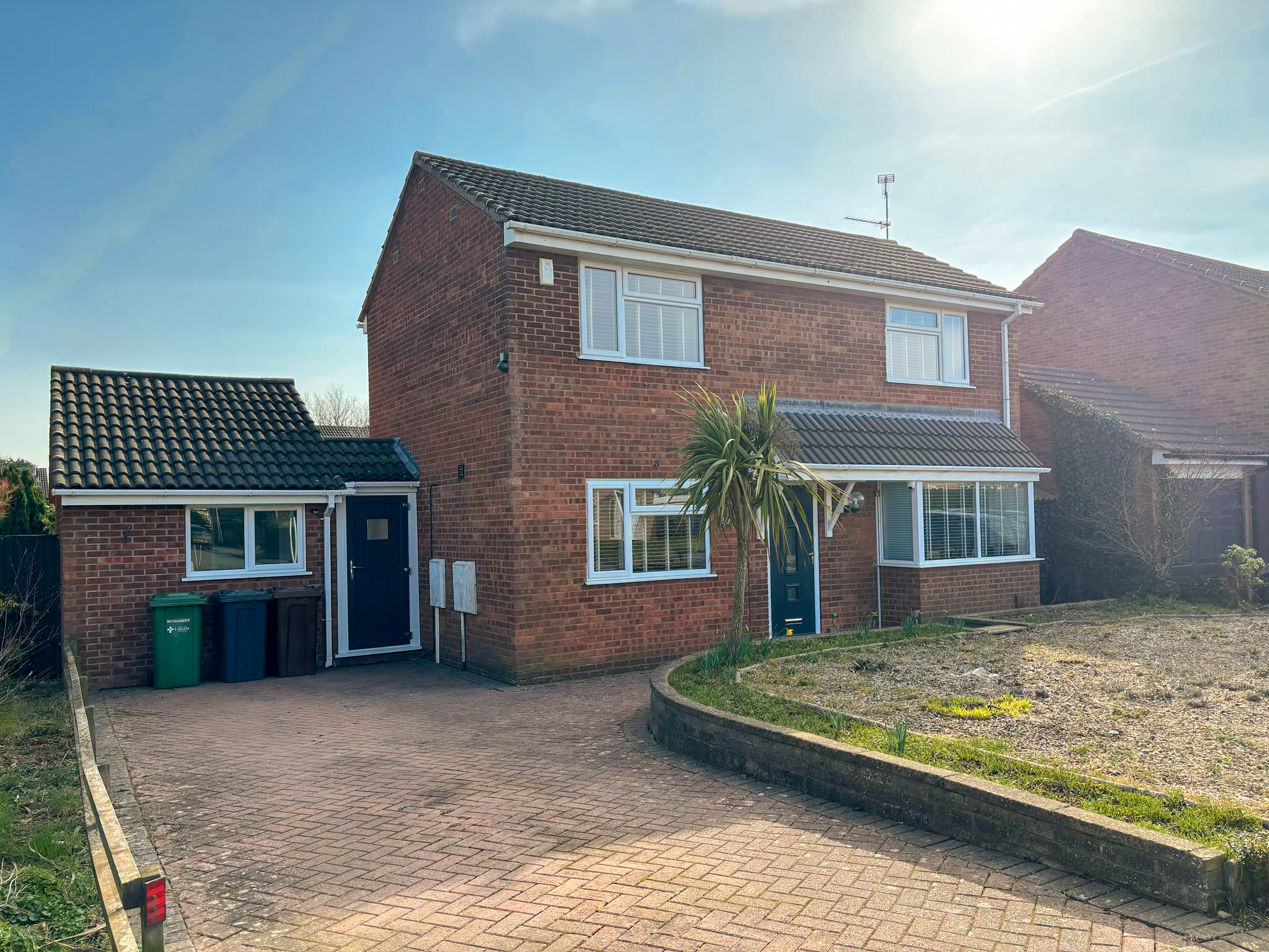 3 bedroom Detached house Under Offer