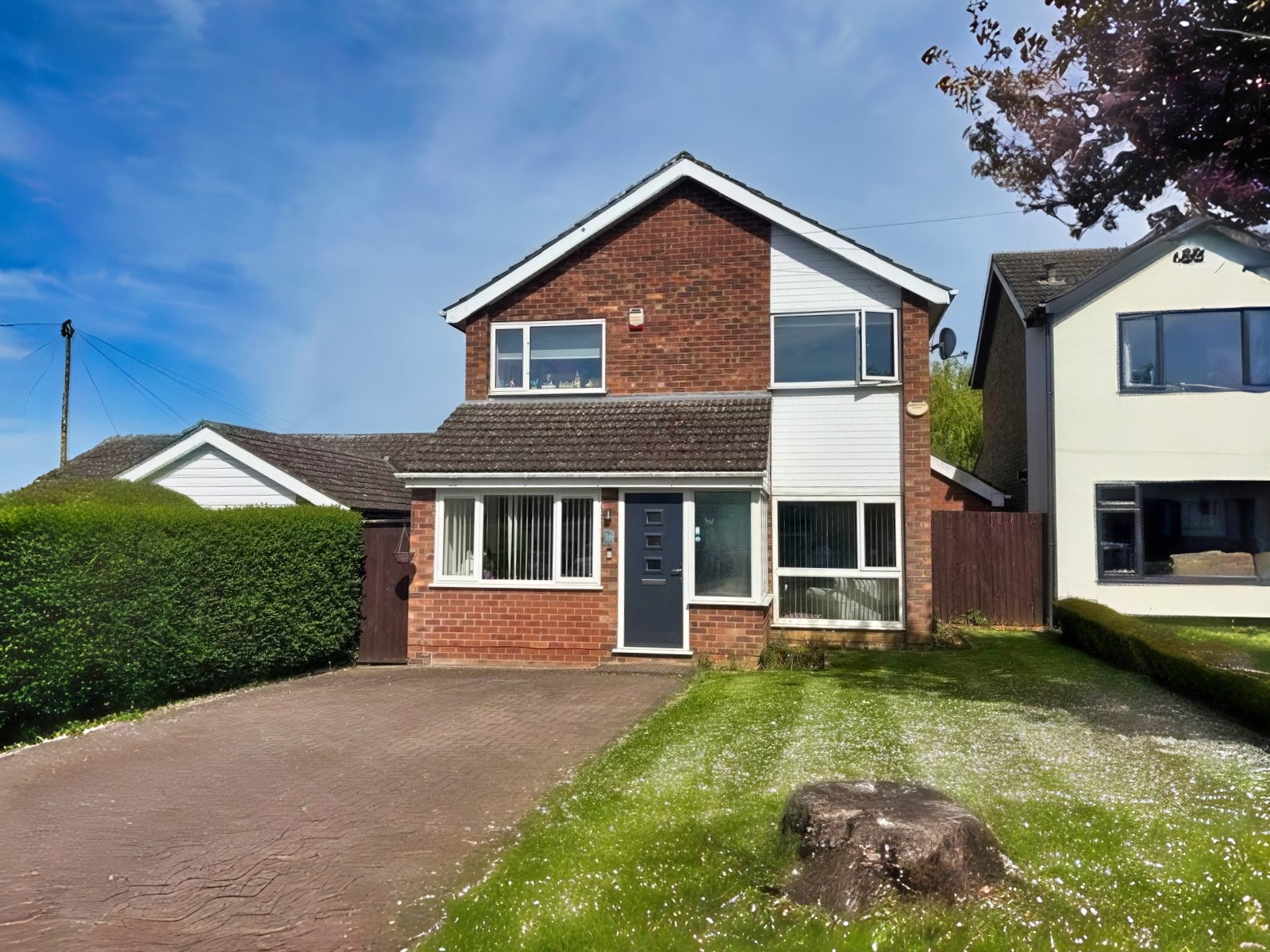 3 bedroom Detached house For Sale