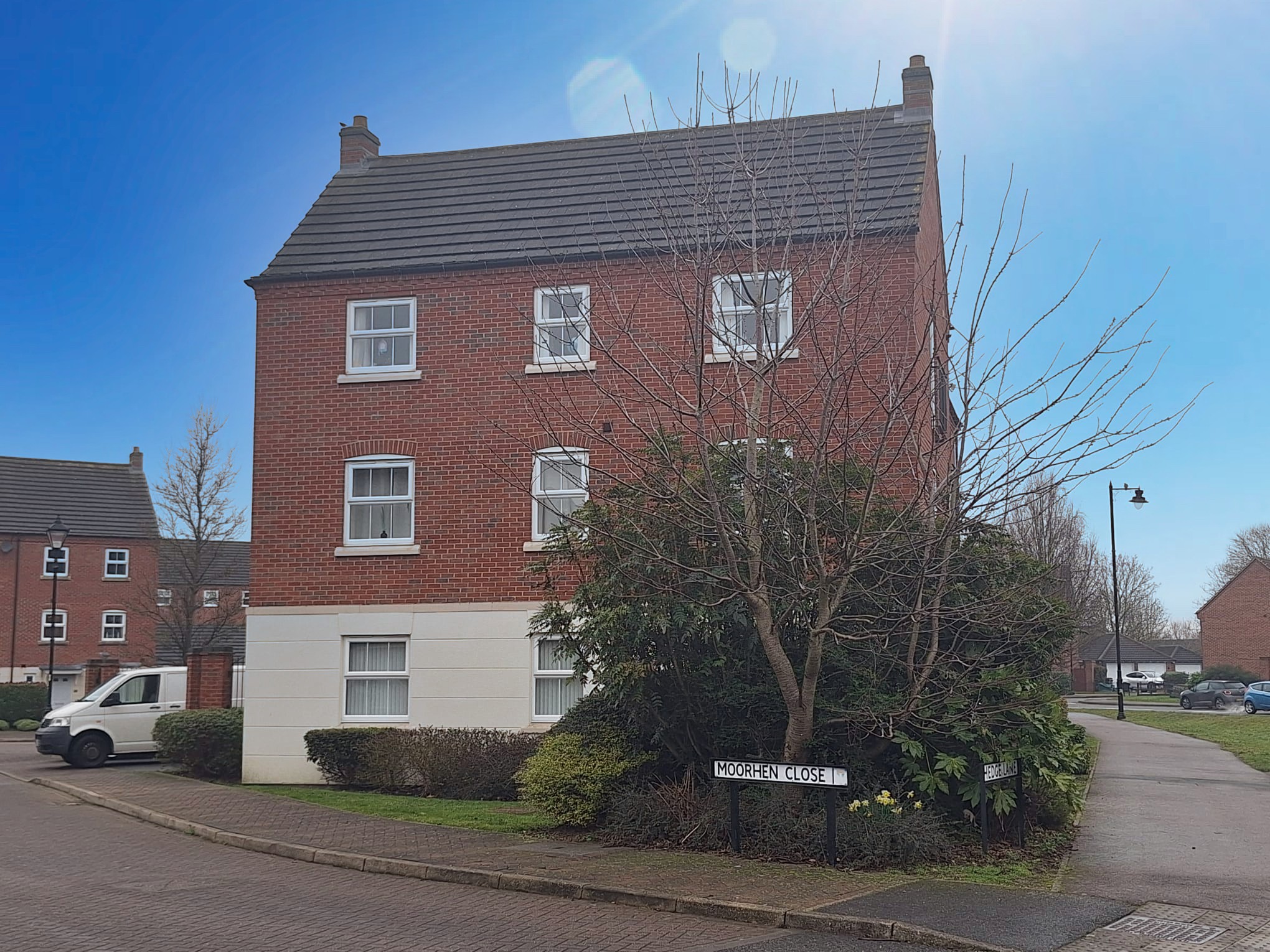 2 bedroom Flat For Sale