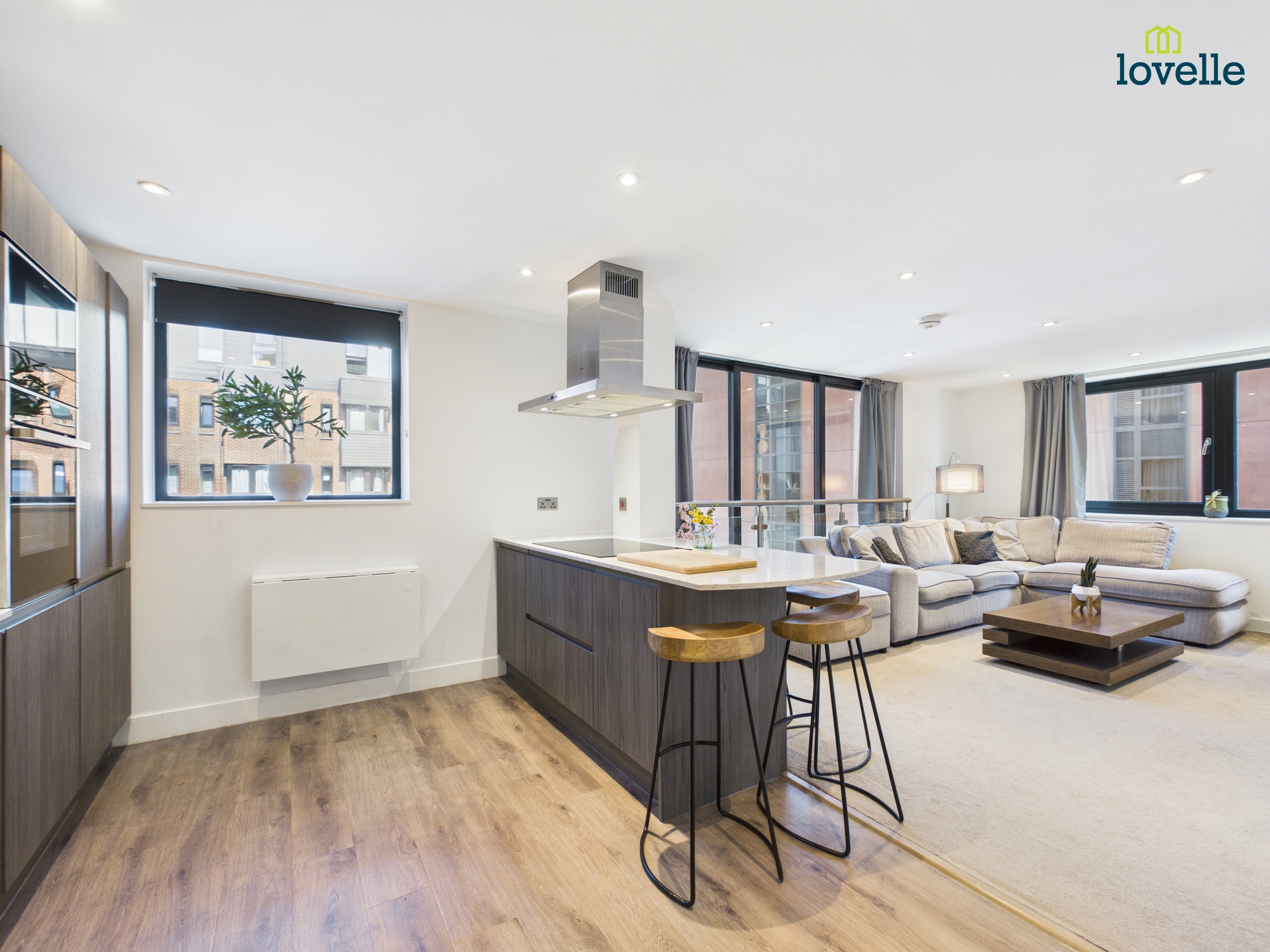 2 bedroom Flat For Sale