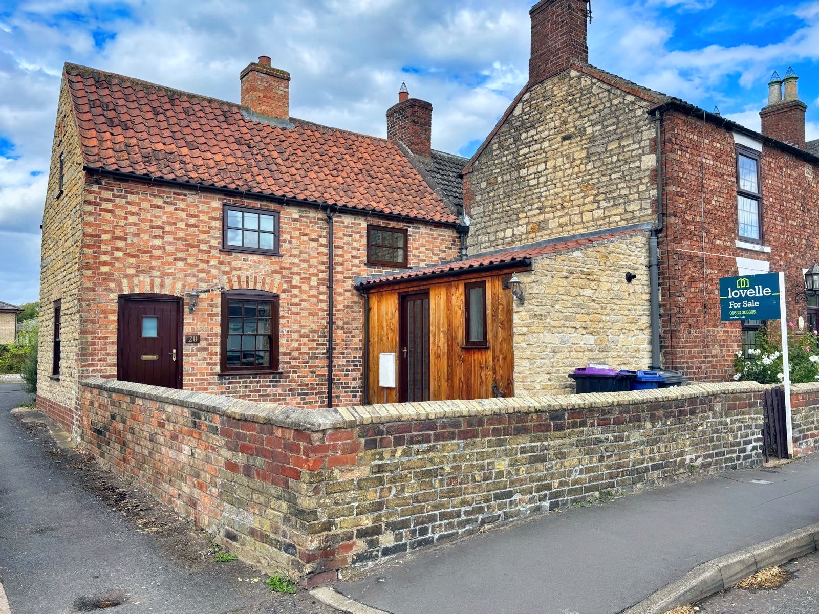 2 bedroom Semi-detached house For Sale