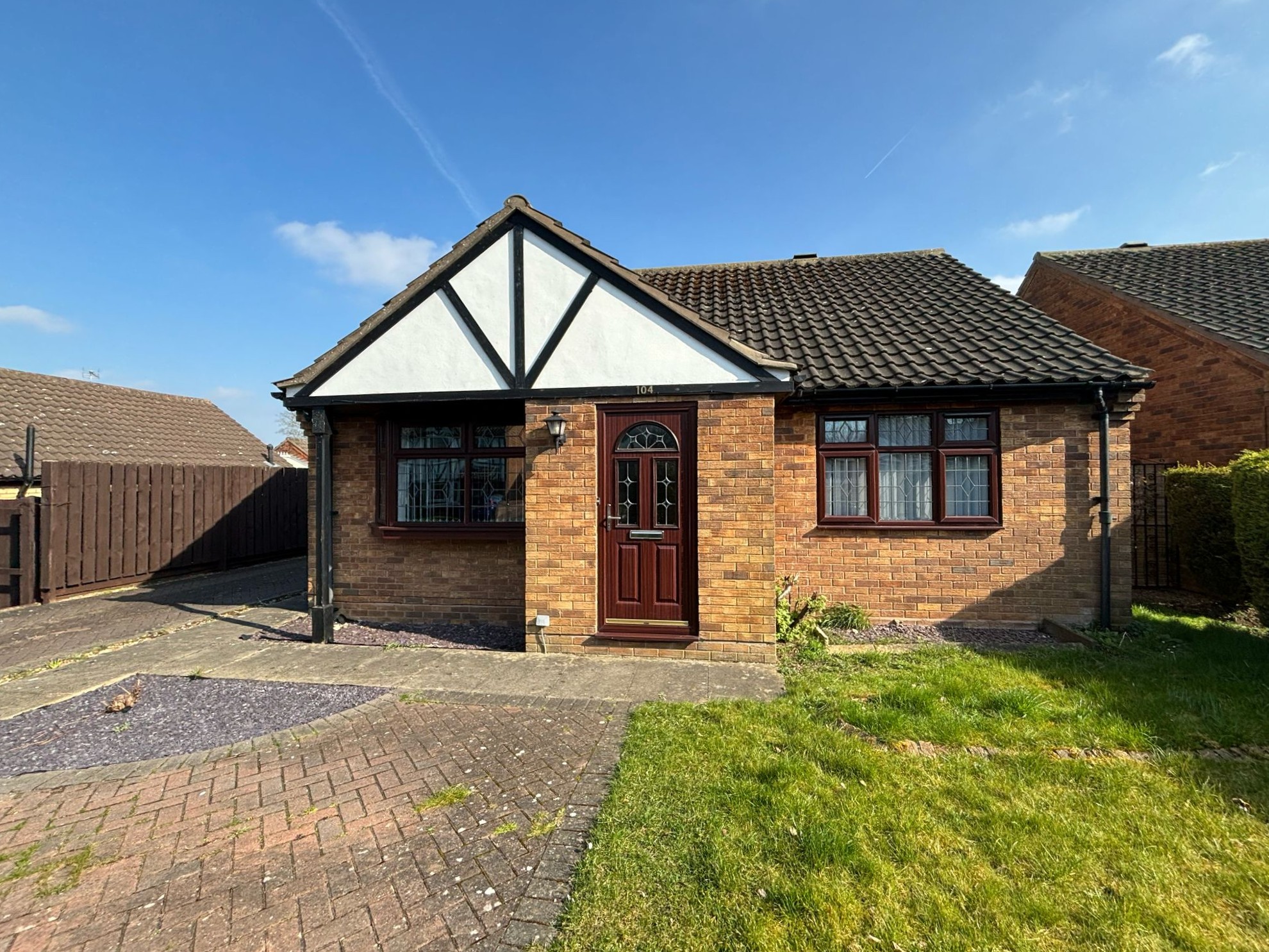2 bedroom Detached bungalow For Sale