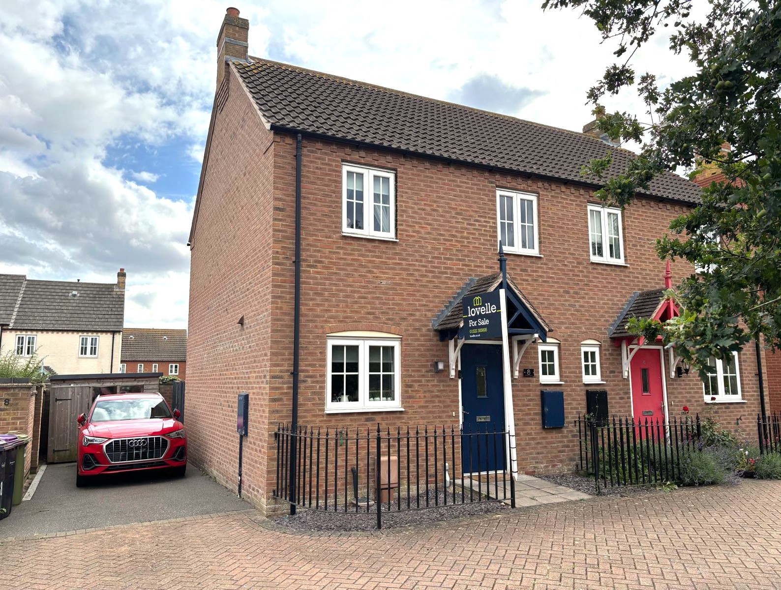 3 bedroom Semi-detached house For Sale