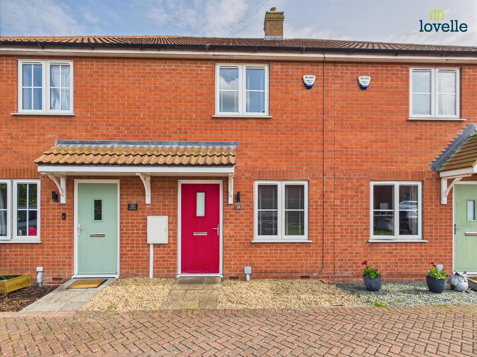 2 bedroom Terraced House Under Offer