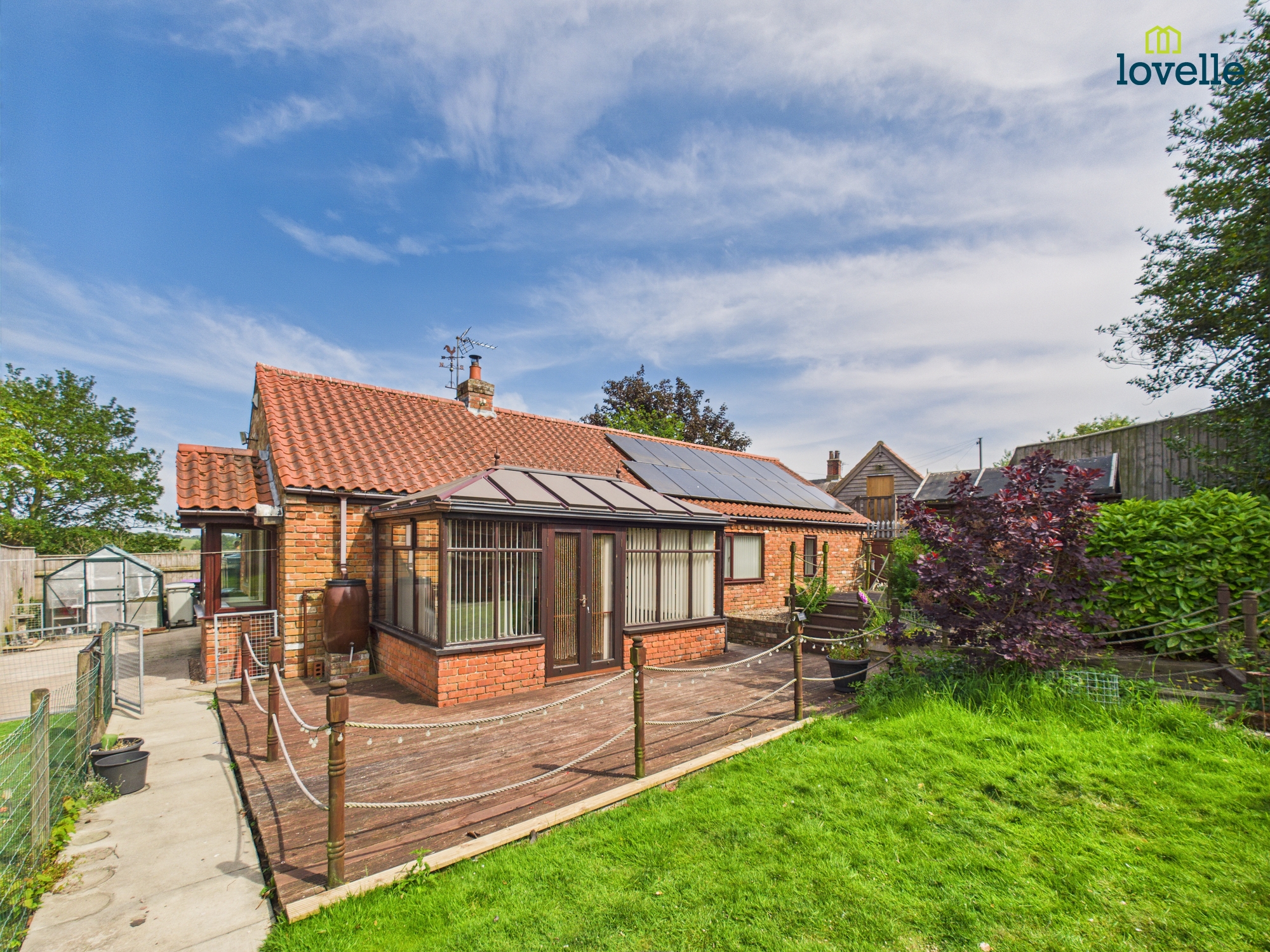 4 bedroom Detached bungalow For Sale