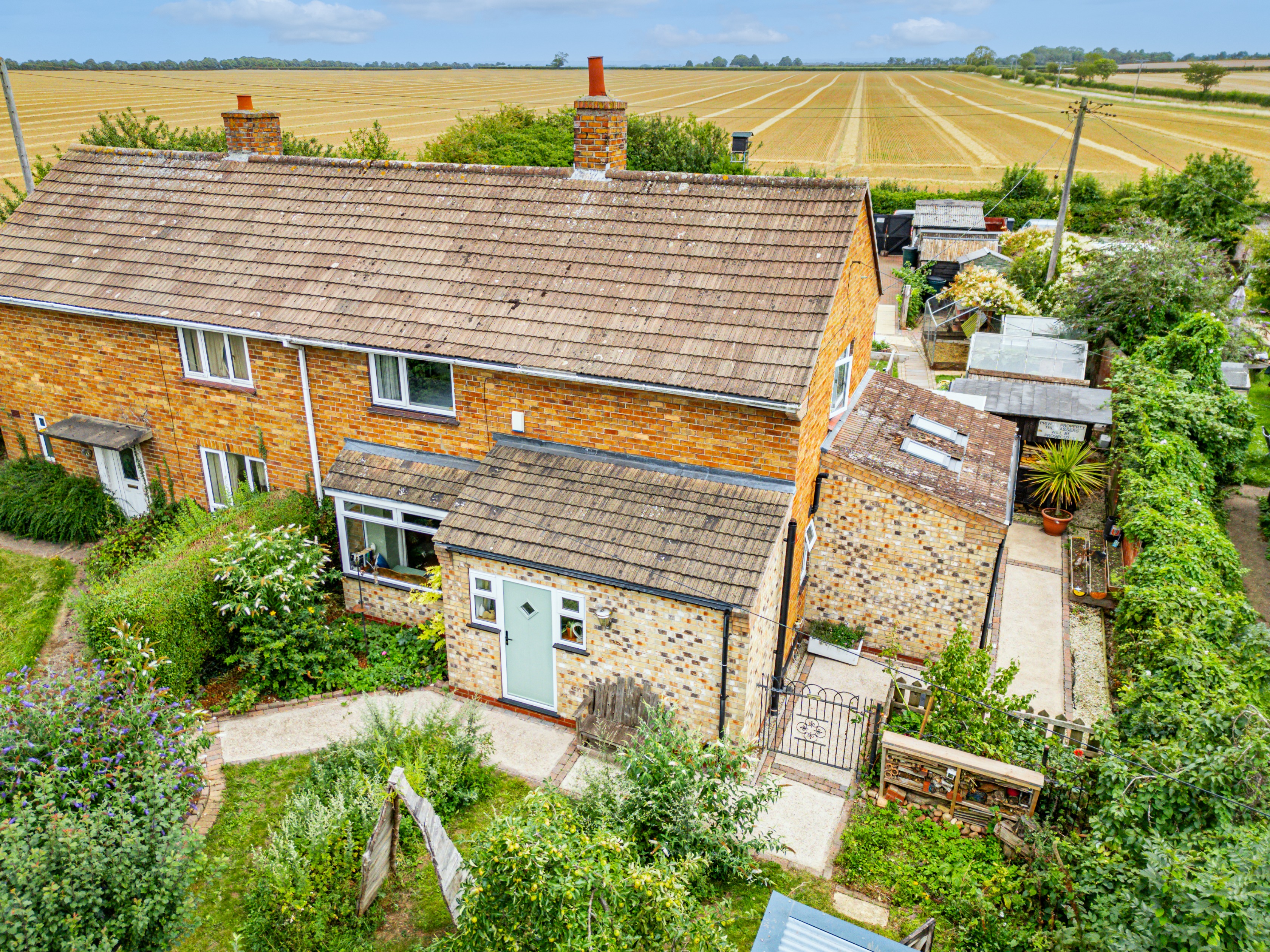 3 bedroom Semi-detached house For Sale