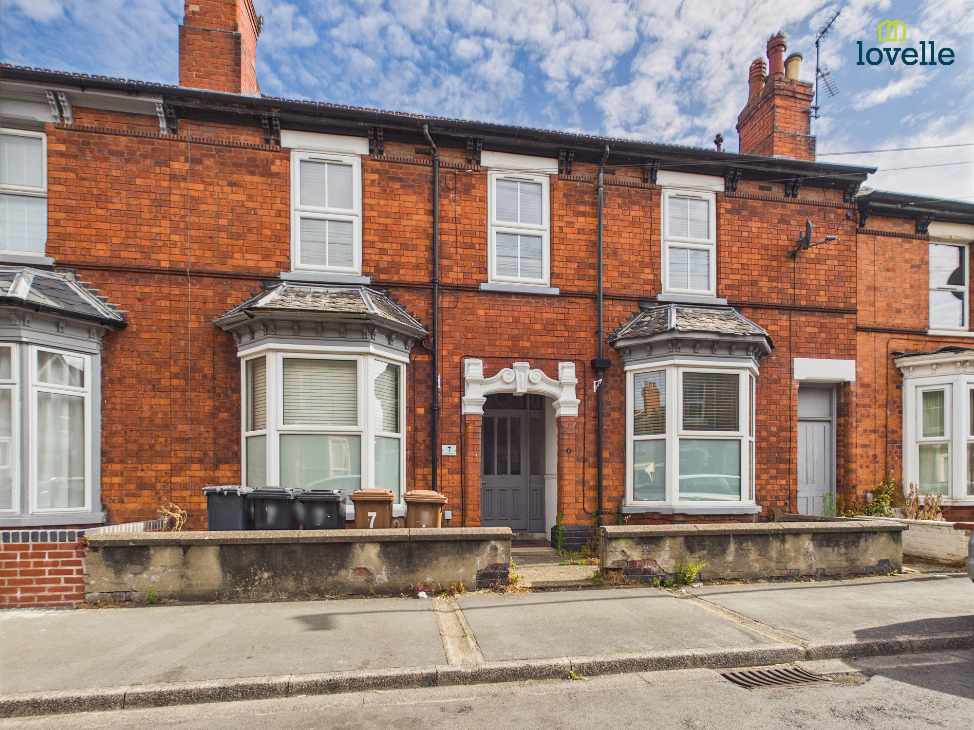 6 bedroom Terraced House For Sale