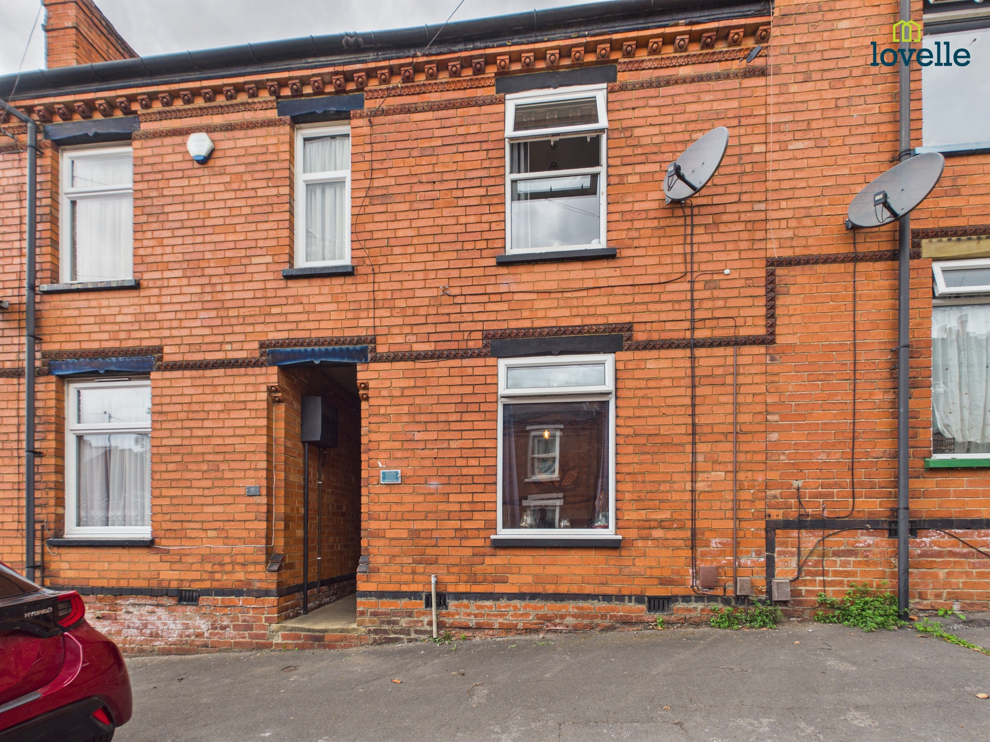 3 bedroom Terraced House Under Offer