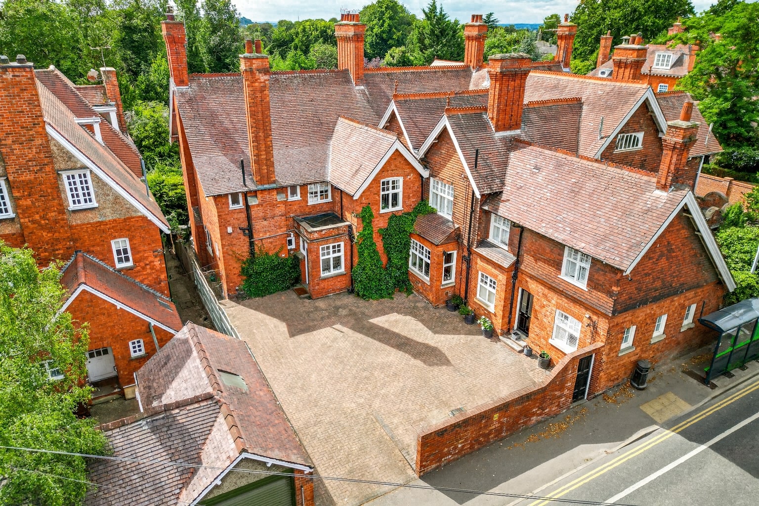 5 bedroom Semi-detached house For Sale