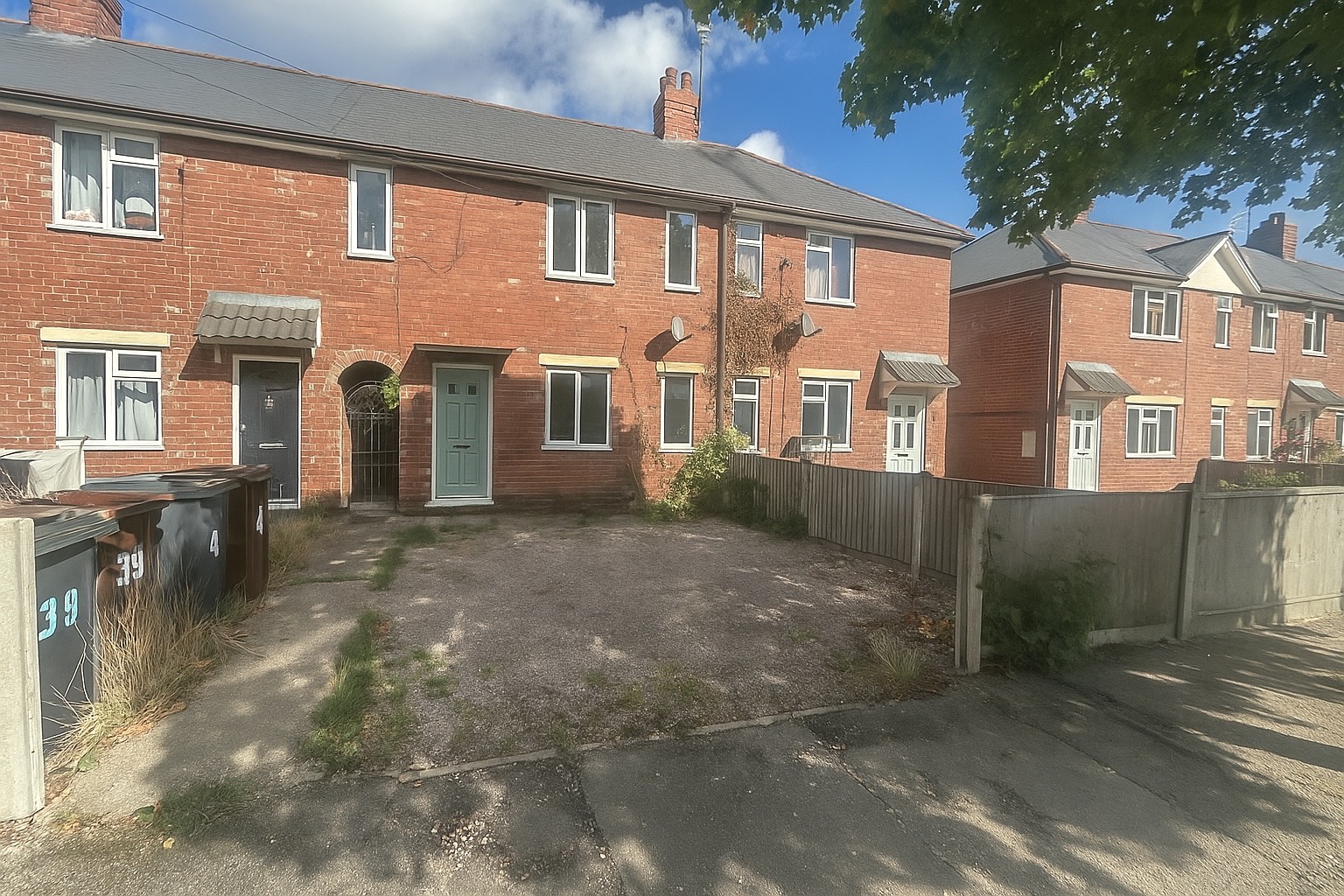 2 bedroom Semi-detached house For Sale