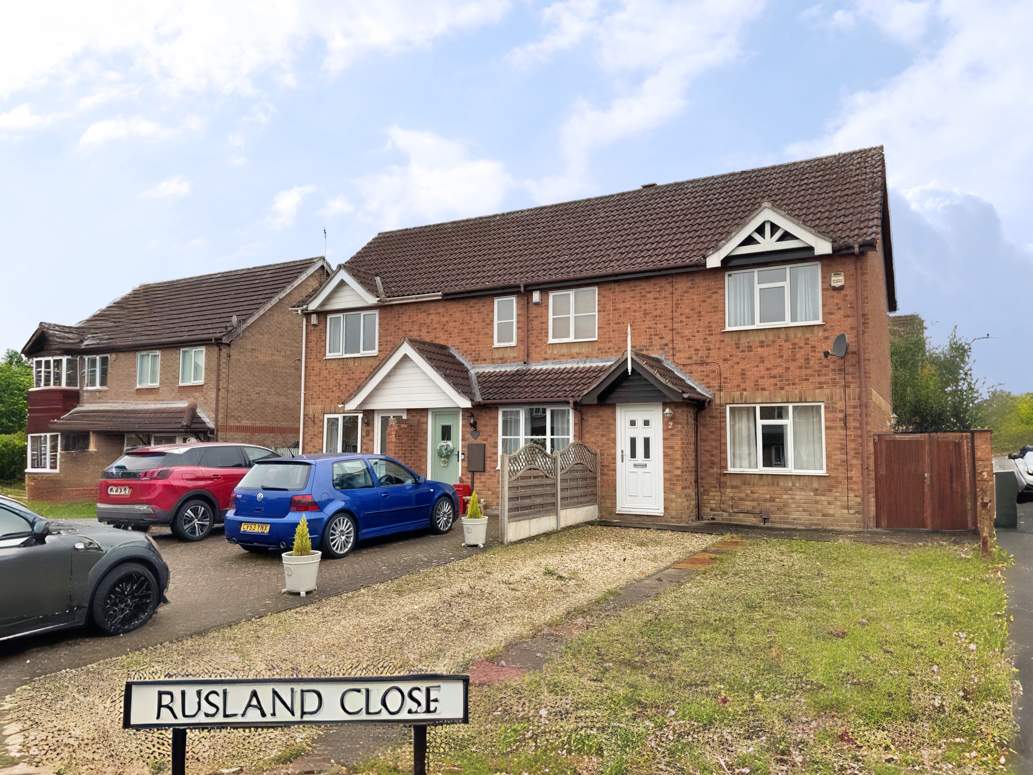 2 bedroom Semi-detached house For Sale