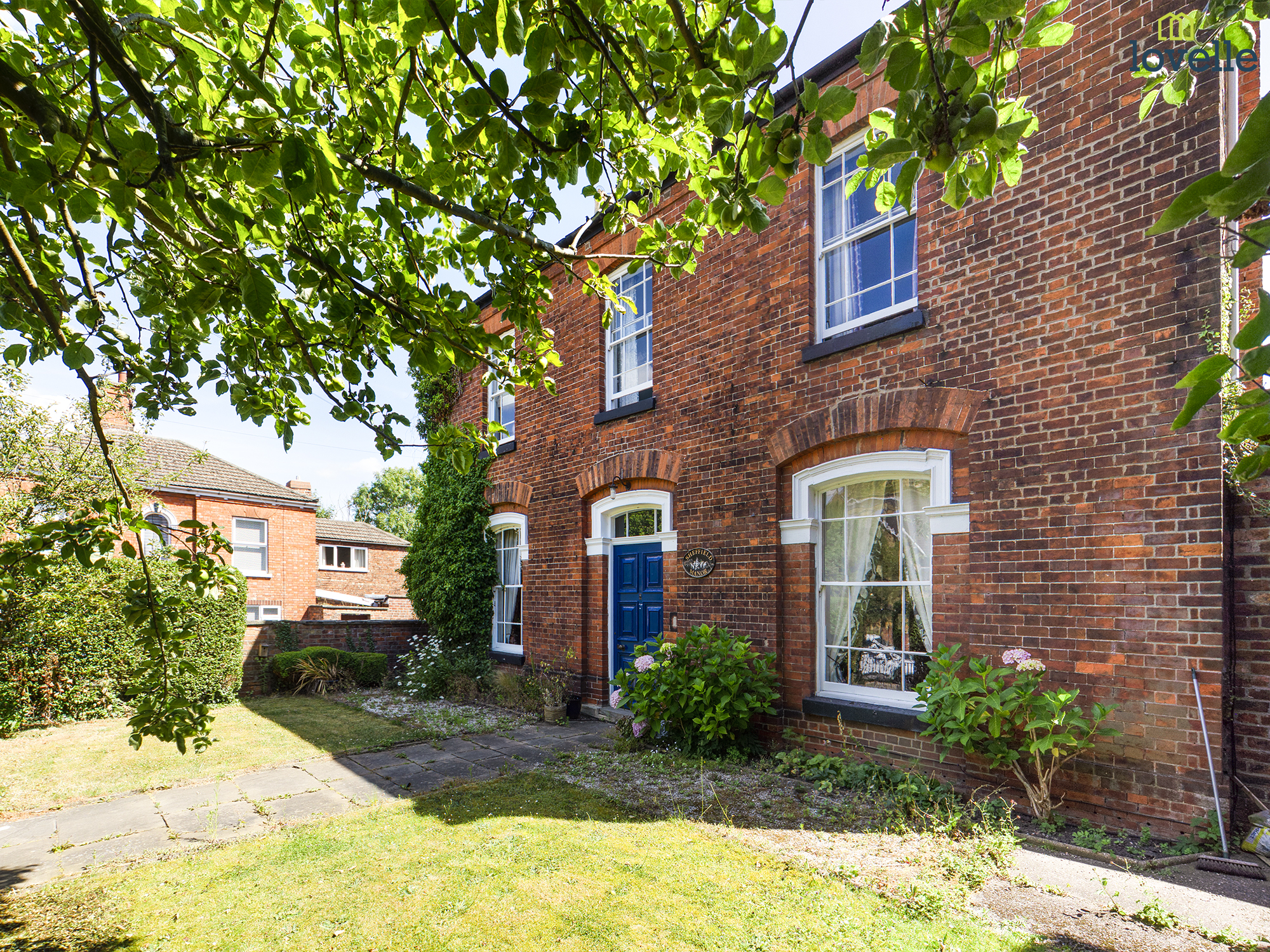 5 bedroom Semi-detached house For Sale