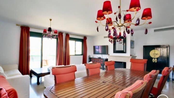 3 bedroom Apartment For Sale