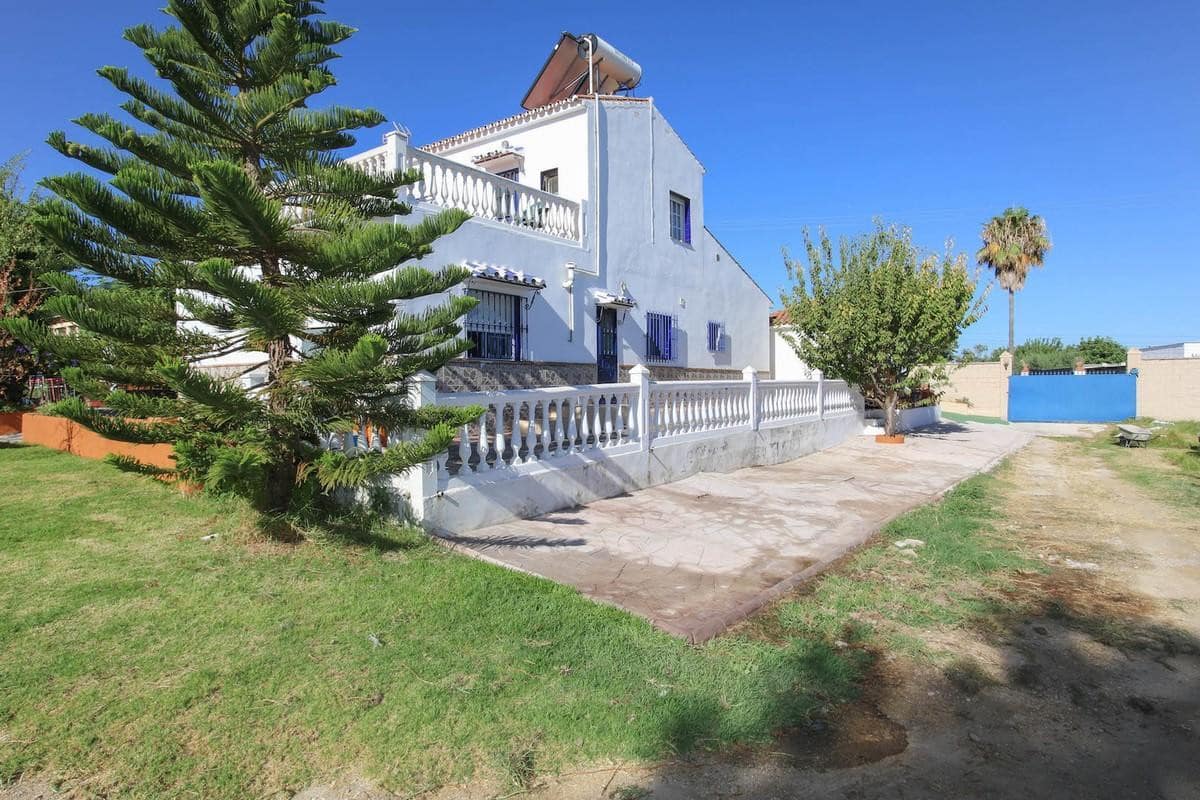 5 bedroom Villa For Sale