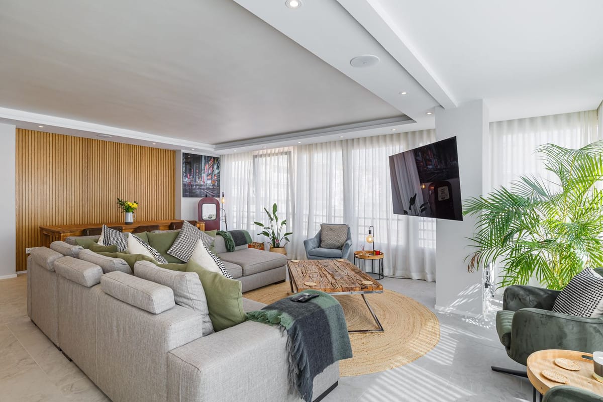 4 bedroom Apartment For Sale