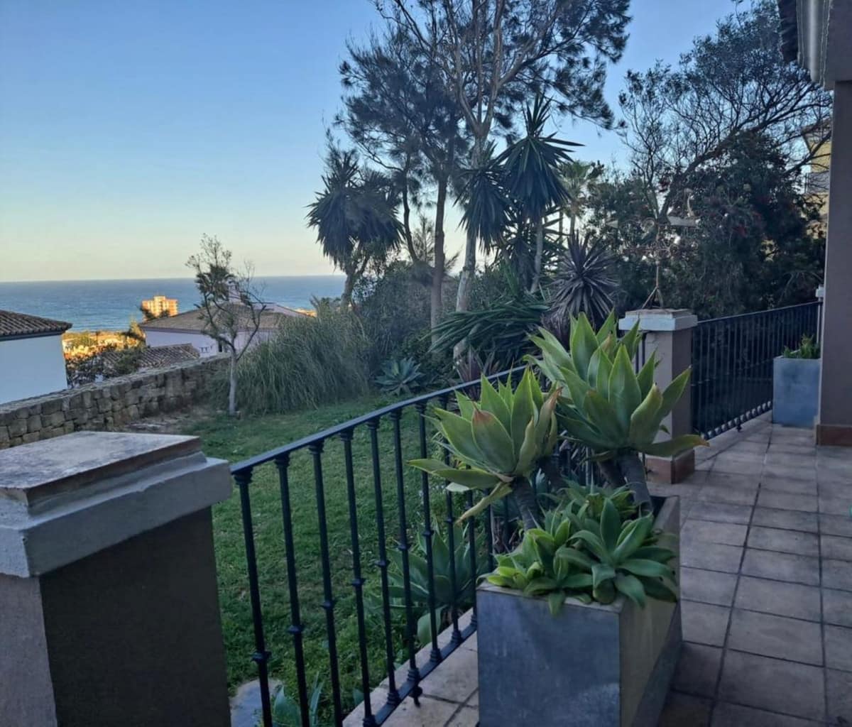 6 bedroom Villa For Sale