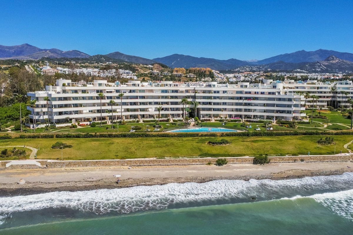 3 bedroom Apartment For Sale