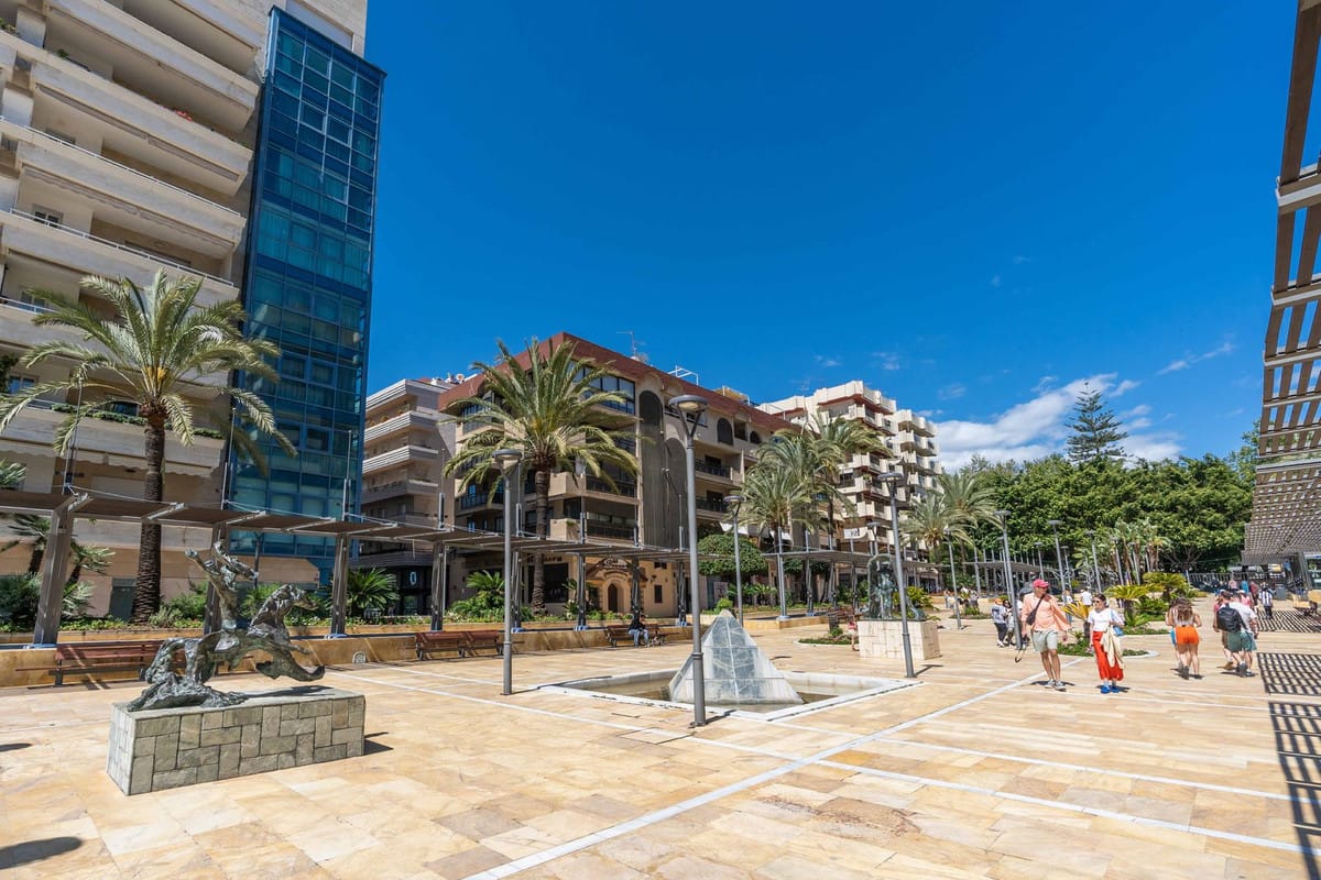5 bedroom Apartment For Sale