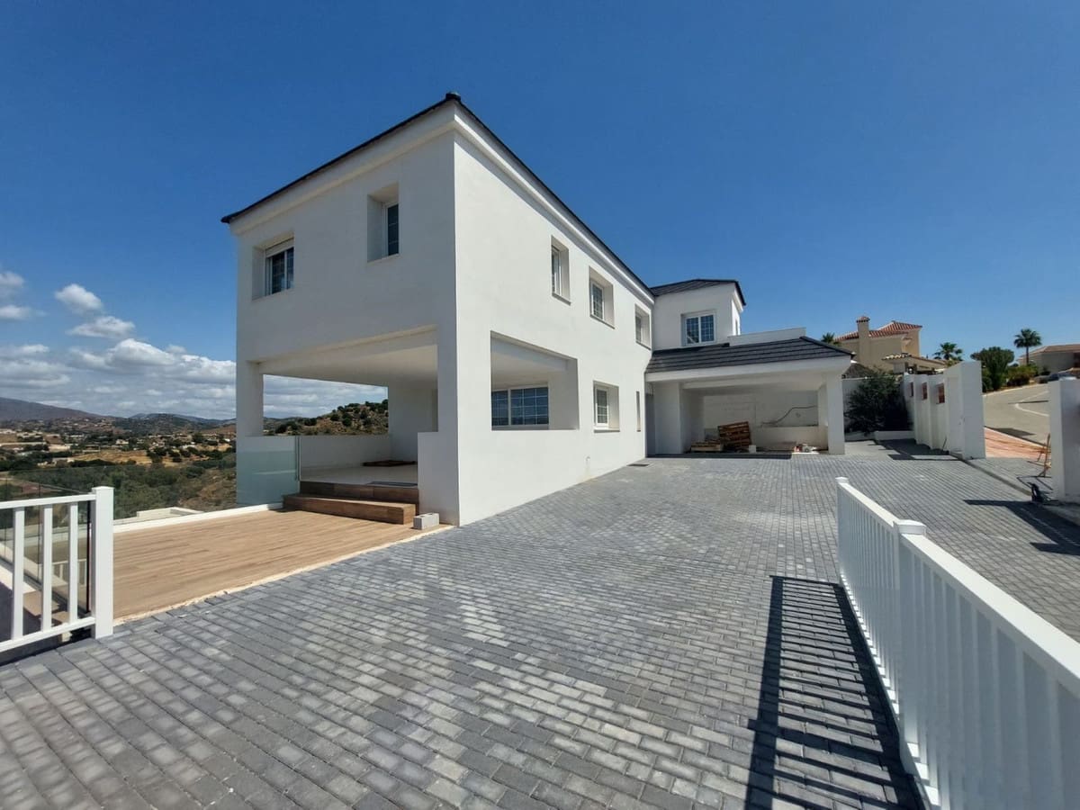 4 bedroom Villa For Sale